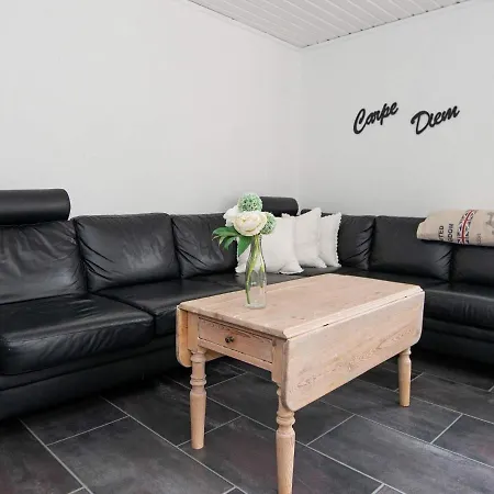 Three-bedroom Holiday In 2 Ferienhaus *
