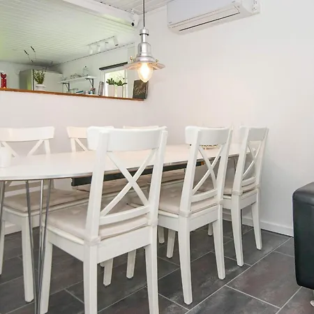 Three-bedroom Holiday In 2 Ferienhaus *