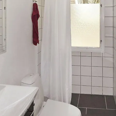 Three-bedroom Holiday In 2 Ferienhaus